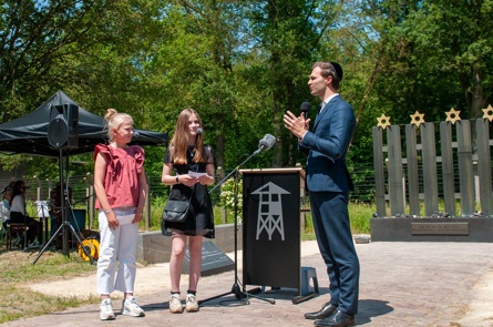 Loulou en Veerle De Schalm met Maarten van Ooijen